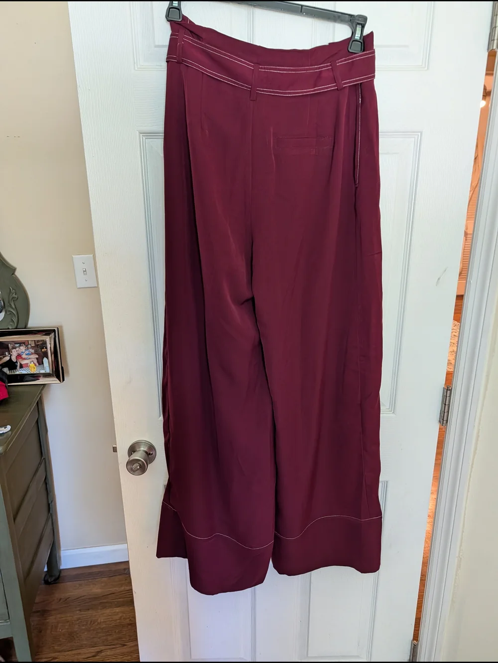 Wide-Leg High-Waist Belted Pants in Burgundy - Picture 3 of 3